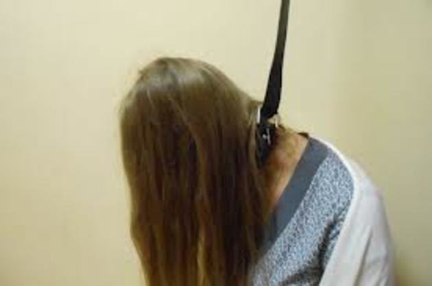 Фінансові негаразди затягнули молоду матір в петлю