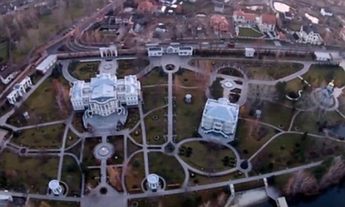 Президентський маєток з пташиного польоту (ВІДЕО)
