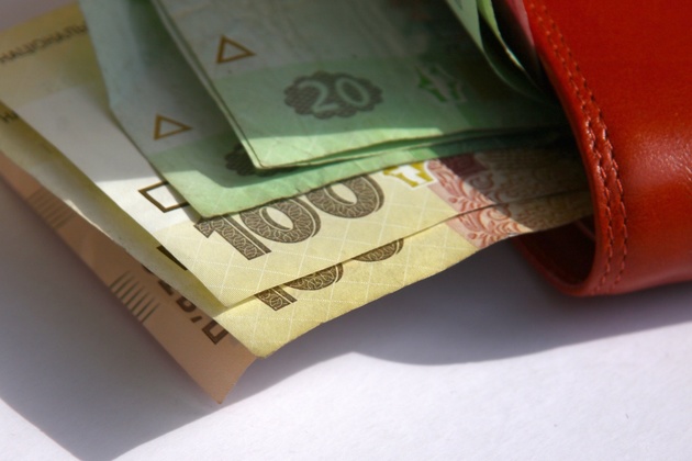 Середня зарплата на Закарпатті на 25% менше, ніж по Україні