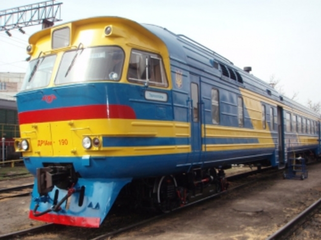 Відсьогодні за проїзд у потягах закарпатцям доведеться платити на 10% більше