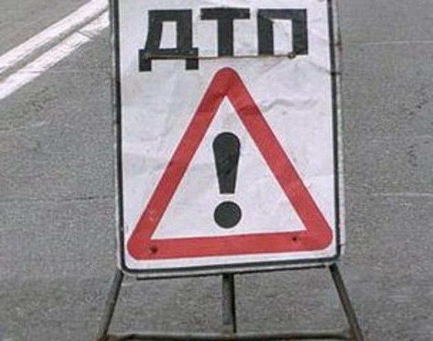 23-річний житель Перечина на мотоциклі врізався в задню частину «вісімки»