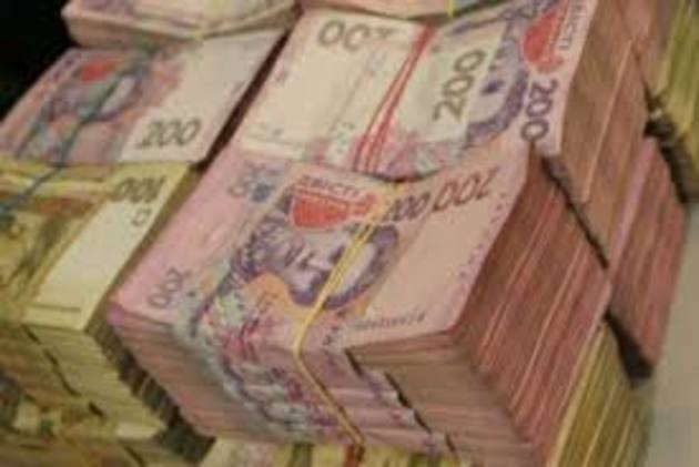 Закарпатським вчителям та медикам надійшли кошти