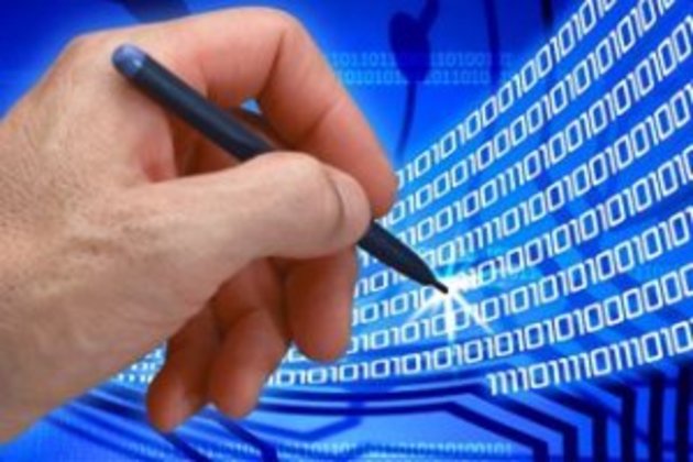 Закарпатські фіскали продовжують безкоштовно роздавати електронні ключі