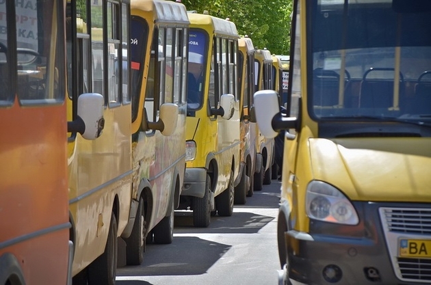 Чиї автобуси возитимуть нас з Ужгорода до Воловця та Рахова?