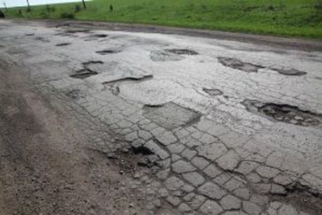 На Закарпатті третина доріг у критичному стані 