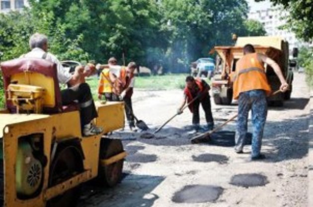 І коли вже Генпрокуратура візьметься за горе-ремонтників закарпатських доріг? 