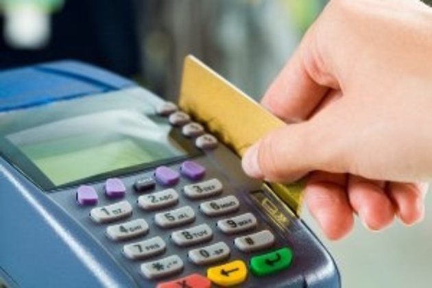 Закарпатців змусять частіше розраховуватися картками