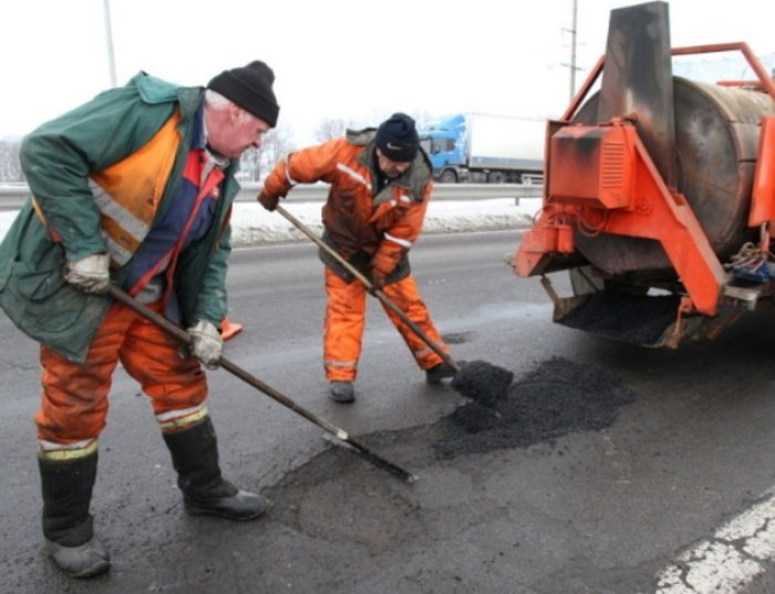 Шляховики Срібної Землі зосередилися на зимовому утриманні доріг