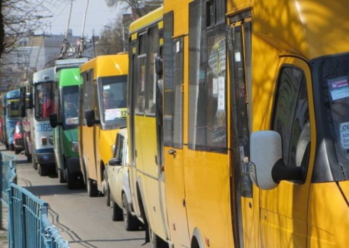 На 25 автобусних маршрутів в Ужгороді є 33 пропозиції