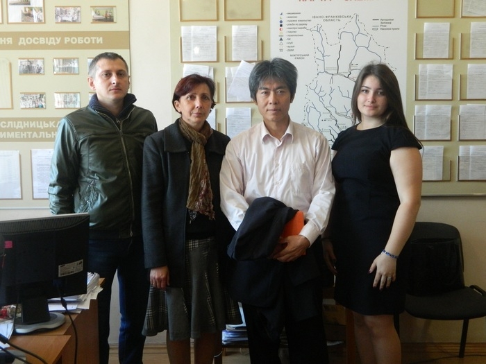 Народні пісні в сільському клубі на Тячівщині записував японський фольклорист