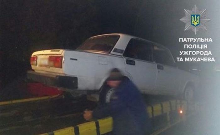 Крадіям бензину не вдалось сховатись від ужгородських патрульних