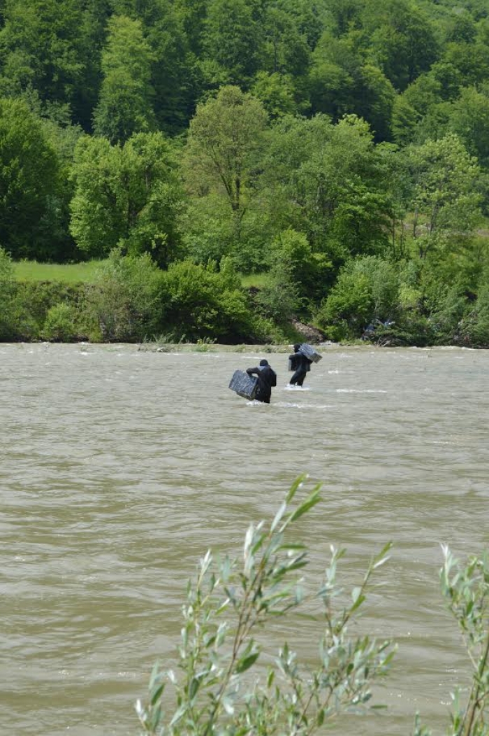 Контрабандистів-"водолазів", які перепливли Тису, вдалось затримати спільними зусиллями прикордонників двох країн