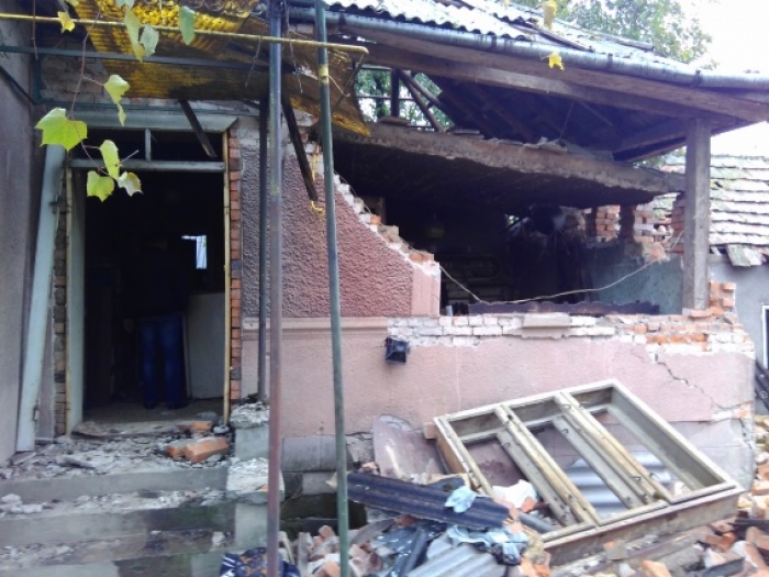 У житловому будинку на Мукачівщині стався вибух – господаря з опіками доставлено до лікарні