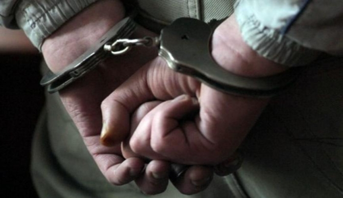 Хустянина посеред вулиці пограбували троє чоловіків