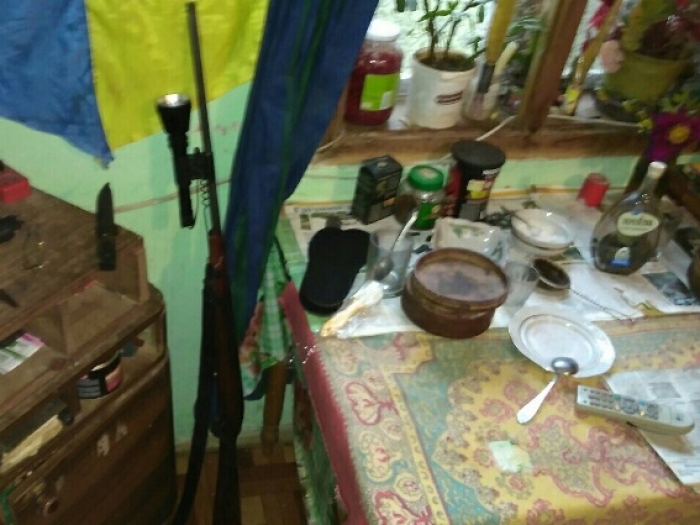 У п’яного закарпатця, що влаштував стрілянину на вулиці, вдома знайшли цілий арсенал