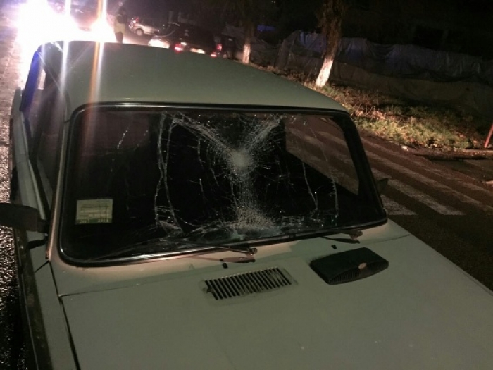 Вчора в Ужгороді "Жигулі" наїхав на пенсіонерку з дитиню