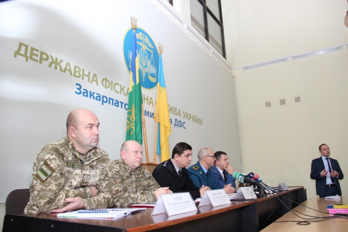 Закарпатські митники відзвітувались про збільшення штрафів за порушення правил "пересічки"