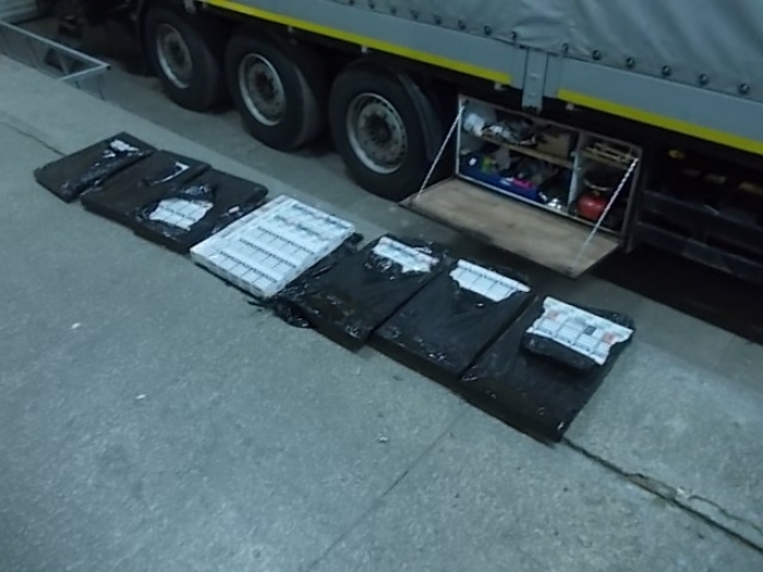 Європа залишиться без українських цигарок - на КПП "Тиса" зупинили контрабандиста