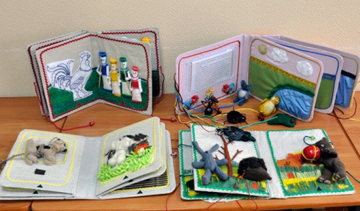 Особливих дітей Закарпаття потішать книгами, виставою і добрими словами