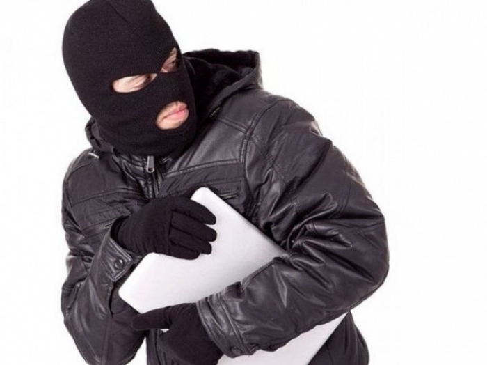 В Ужгороді пограбували магазин взуття