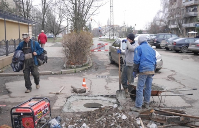 Важкі будні ужгородських комунальників: що і де ремонтують сьогодні?