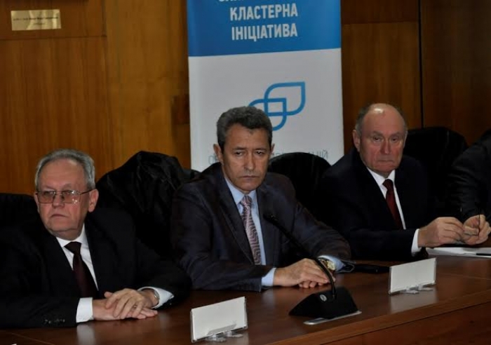 Закарпатські роботодавці спонукали владу і науковців вирішувати, як жити далі