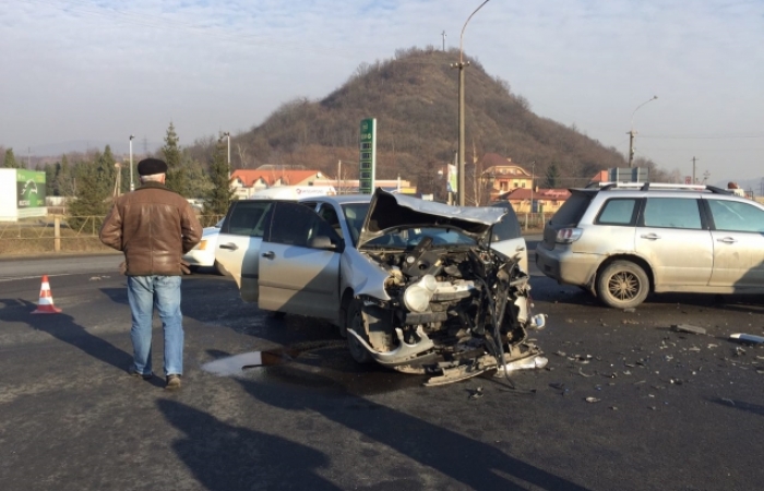 На Закарпатті сталася ДТП - прямо перед постом ДАІ