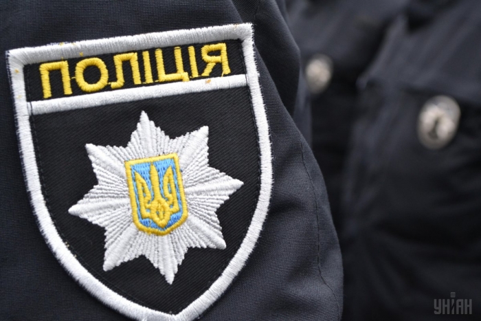 У Мукачеві патрульні затримали машину з "повним фаршем": зброя, наркотики, цінності