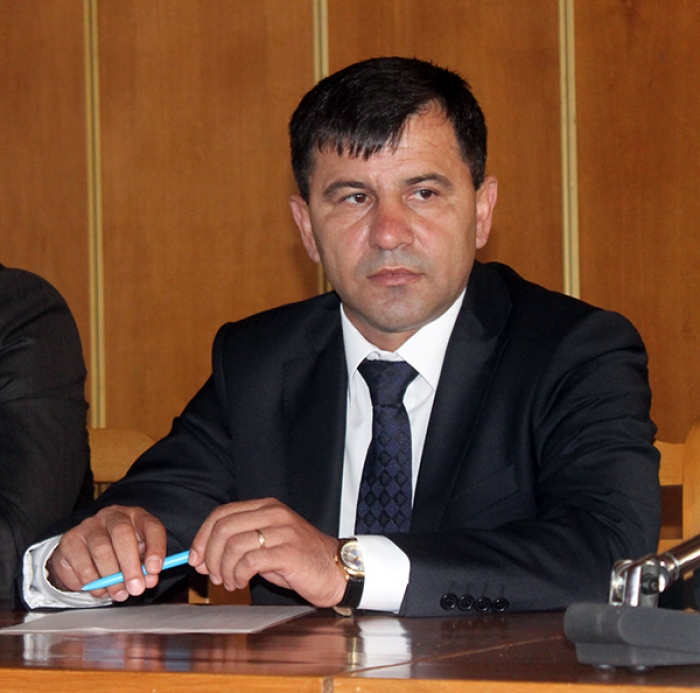 Один із кандидатів на виборах голови об'єднаної громади на Свалявщині просить негайно повідомляти поліцію... проти себе