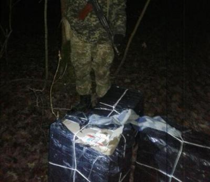 На Мукачівській "Лужанці" контрабандисти не донесли сигарети до угорського кордону
