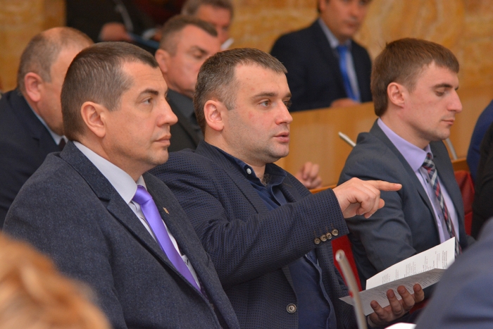 За вирішення питання "пересічників" взялися закарпатські обласні депутати