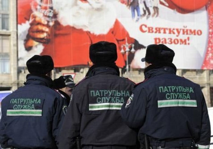 Кому свято, а кому робота - у новорічну ніч працюватимуть 11 тисяч правоохоронців 