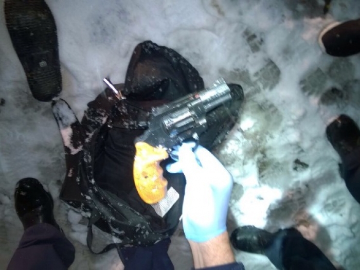 Психічно неврівноважений мукачівець стріляв в обличчя охоронцю шиномонтажу 