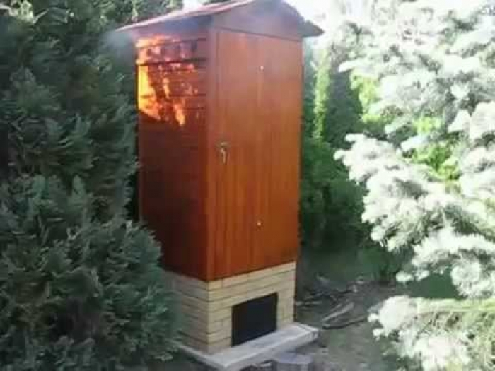 Ознака, що свята наближаються – на Закарпатті горять коптильні