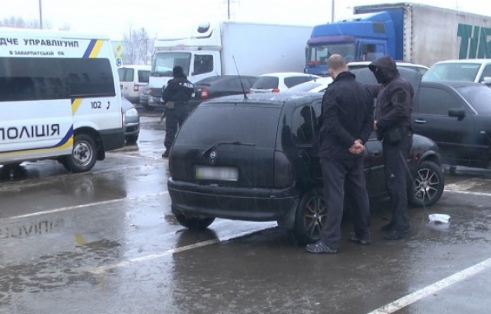Маски-шоу: у Мукачеві "зарвався" "авторитет"