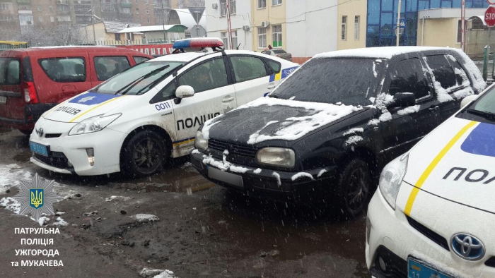 За порушення ПДР в Ужгороді затримали авто з підробними документами