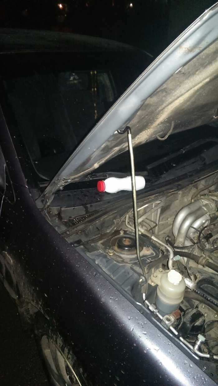 В Ужгороді невідомі намагалися підпалити автомобіль прикордонника