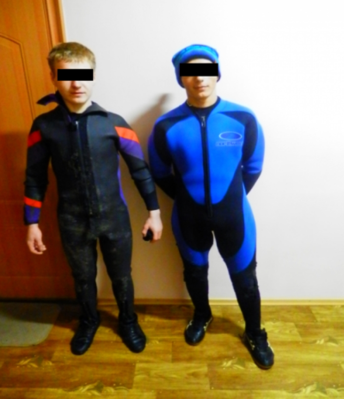 На Закарпатті прикордонники виловили двох водолазів з 10 пакунками сигарет