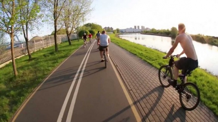 Закарпатські депутати пропонують селянам пересісти на велосипеди і обіцяють велодоріжки