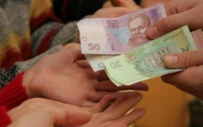 Мукачівська чиновниця "стравила" міністра соцполітики і голову Держказначейства