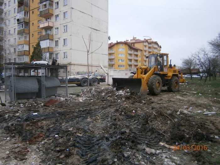 В обласному центрі Закарпаття люди смітять так, що аж гай шумить