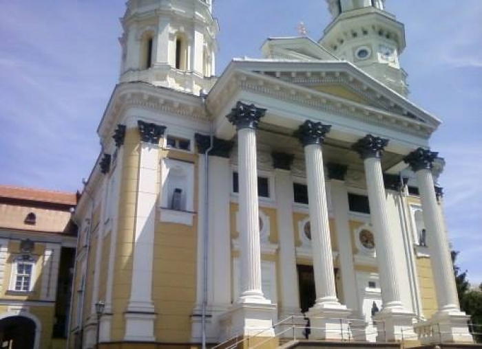 Дорога веде до храму: Хрестовоздвиженський греко-католицький собор у руках ужгородців