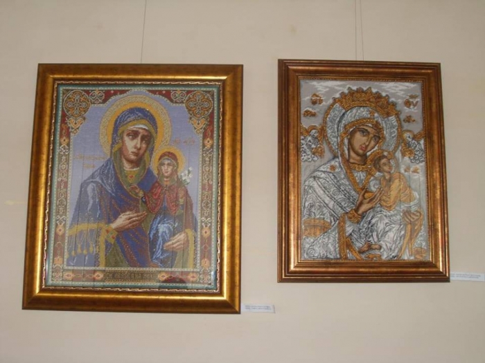 В Ужгороді можна побачити вишиті молитви