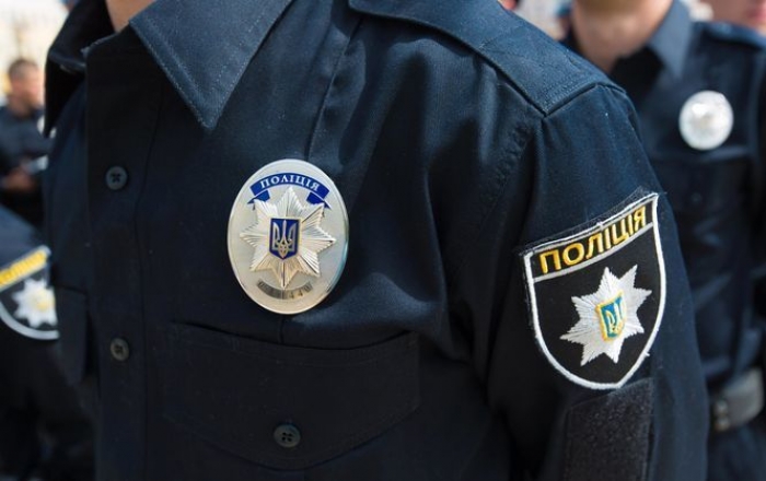 Патрульна поліція в Мукачеві влаштувала погоню за озброєними клинком чоловіками