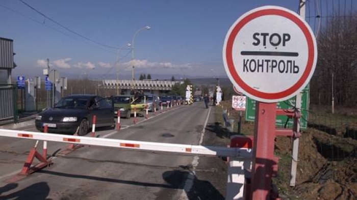 6 місяців арешту або обмеження волі до 3 років - таке покарання чекає на осіб, що заблокували виїзд до Словаччини