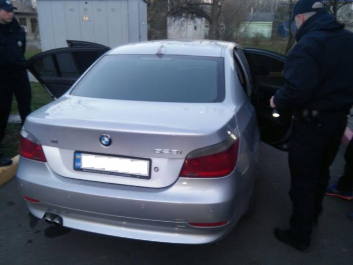 Закарпатська поліція зловила п’яного та озброєного "крутелика" на "БМВ"