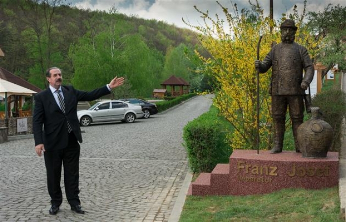 Пам’тник Францу Йозефу відкрили в селі Нижнє Солотвино