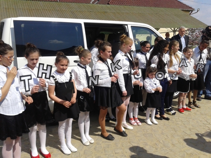 Восьмимісний мікроавтобус отримав  дитячий будинок милосердя «Добрий самаритянин», що у селі Велика Добронь