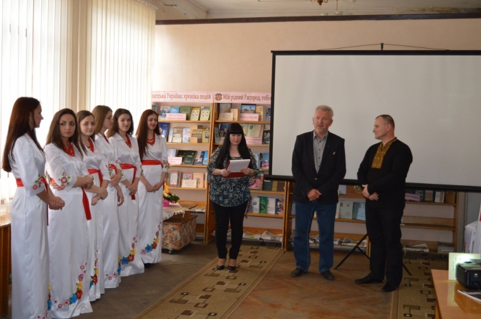В Ужгородській міській бібліотеці можна побачити "Воскресіння Христове"
