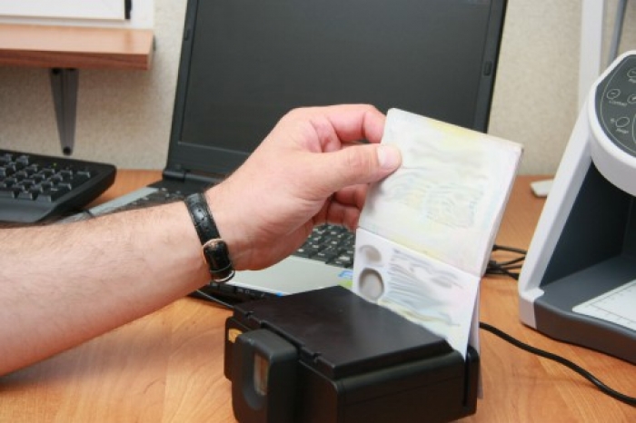 Закарпатці почали купувати паспорти не тільки країн-сусідок
